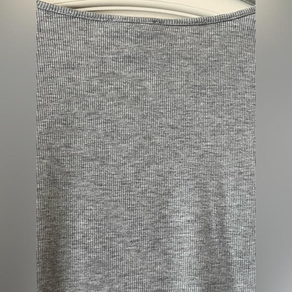 NWT Calvin Klein Gray Long Sleeve, Cropped Top, Slim, women’s size large - Picture 3 of 13